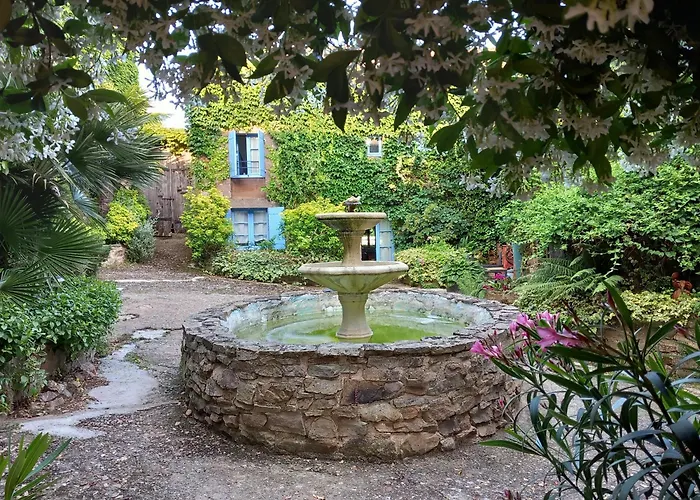 Gite Les Volets Bleus Du Segur